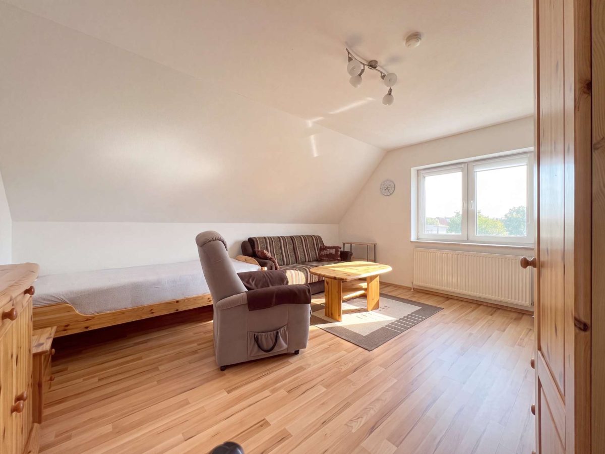 Zimmer 2 OG