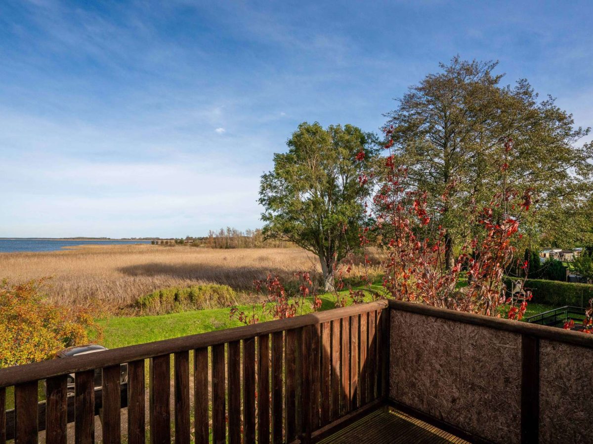Blick auf Bodden vom Balkon OG