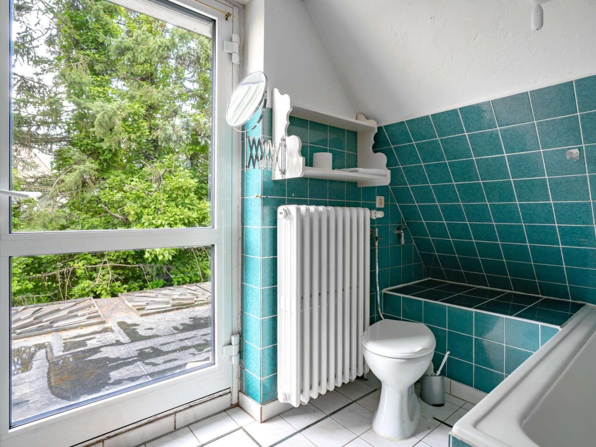 Bad OG mit Zugang Dachterrasse