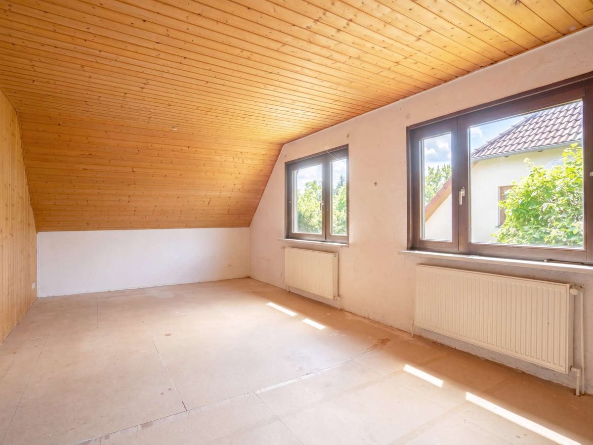 Zimmer 1 OG