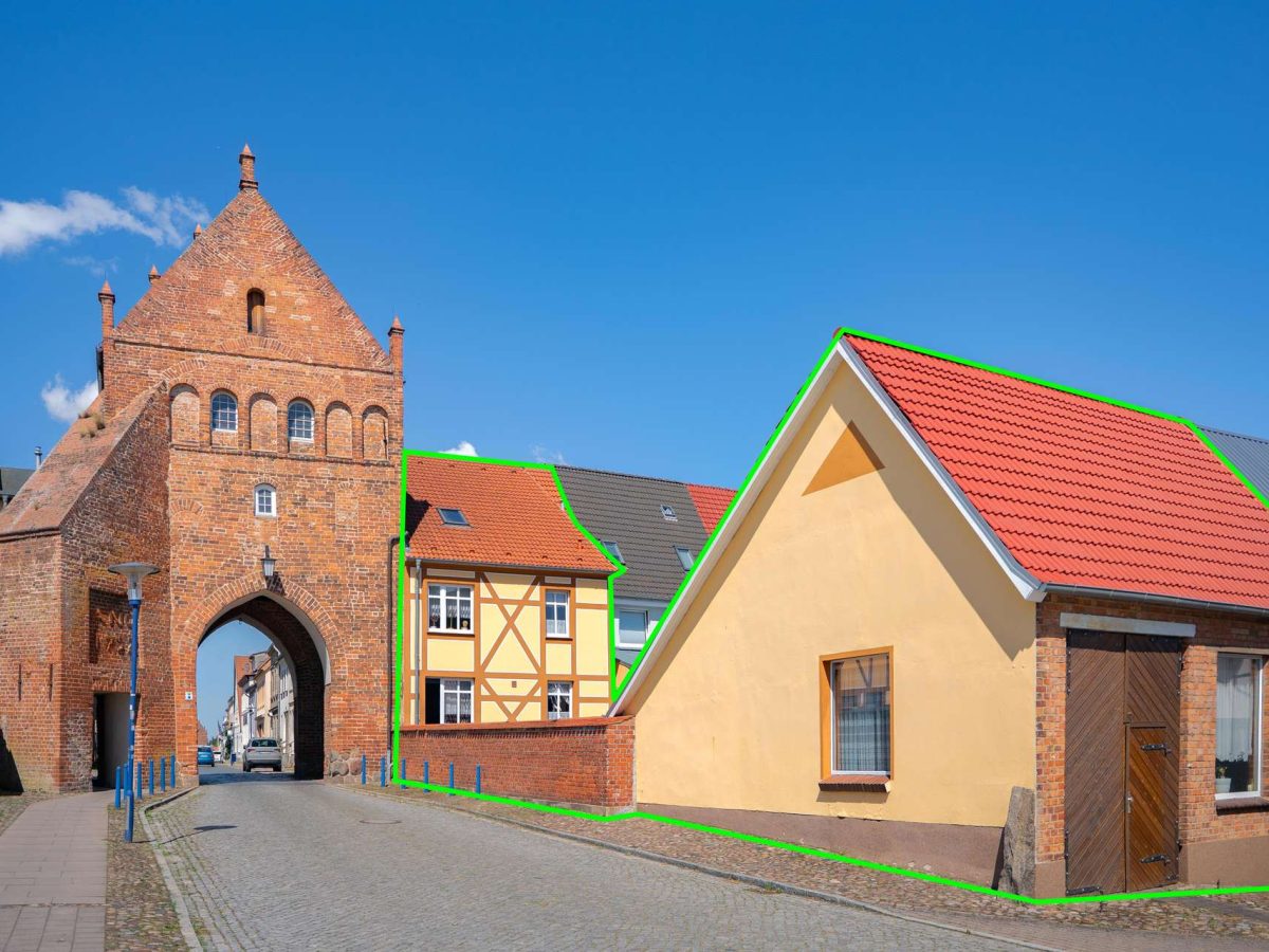 Haupthaus & Garage