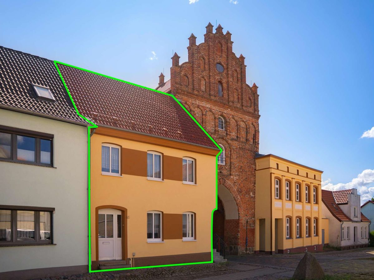 Außenansicht Haupteingang