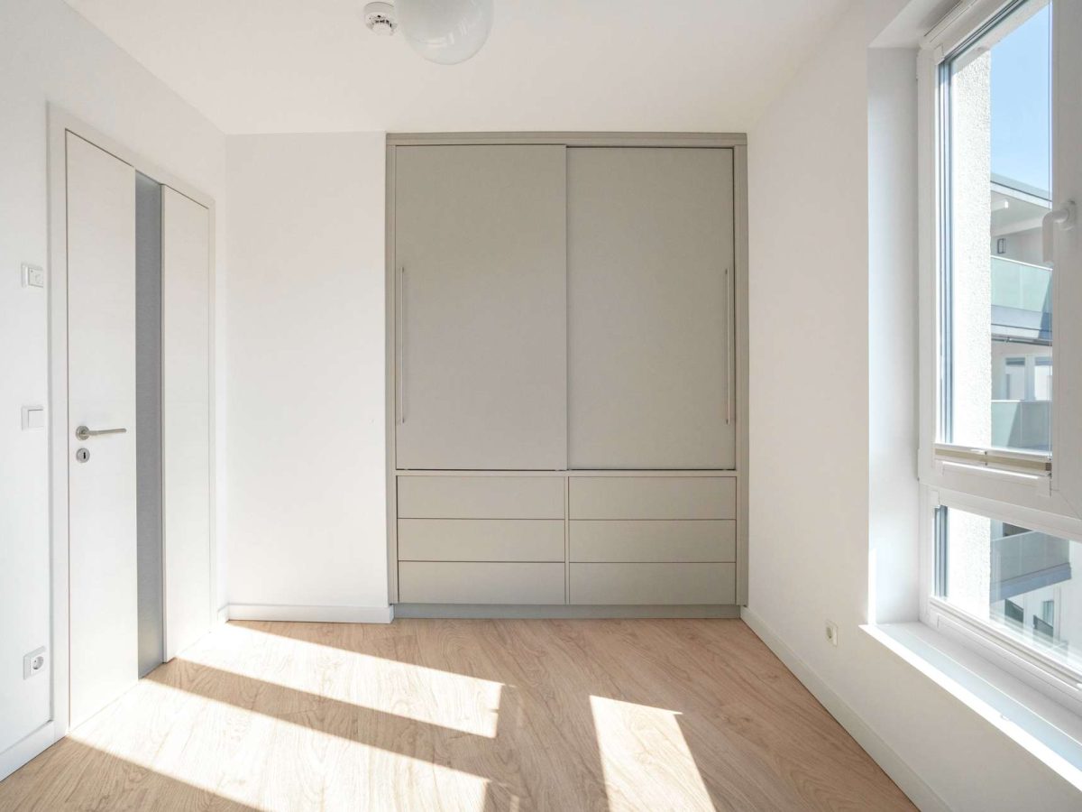 Zimmer1.3 mit Einbauschrank